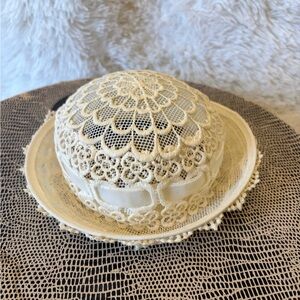 Vintage White Lace Cloche Hat Women’s Tea Party Church Bridal w/ Ribbon